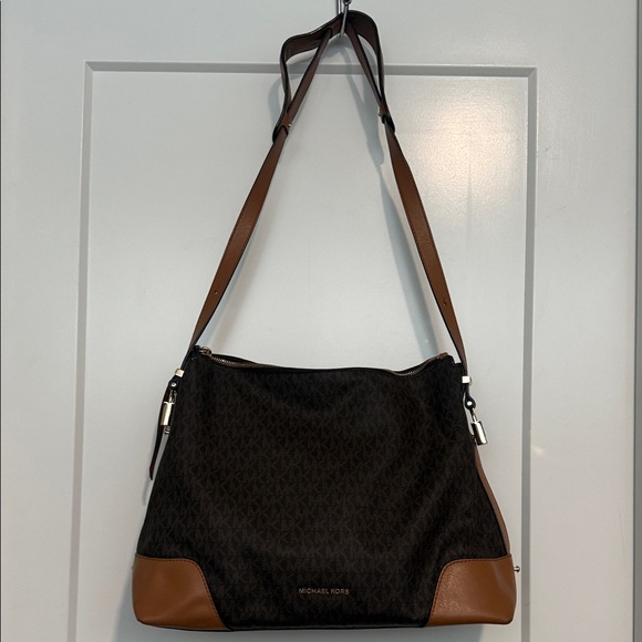 Michael Kors Handbags - Michael Kors Two-Tone Shoulder Bag